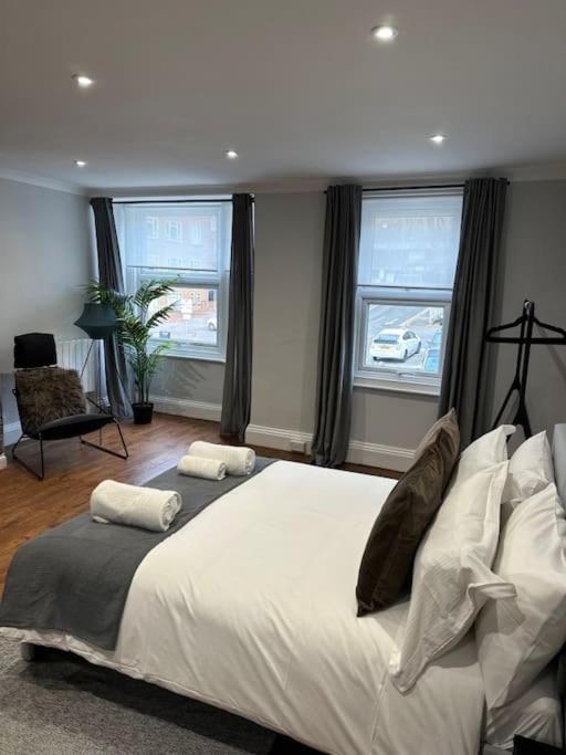 High Wycombe Centre- 2 Bed Flat Apartment Ngoại thất bức ảnh