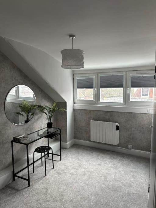 High Wycombe Centre- 2 Bed Flat Apartment Ngoại thất bức ảnh
