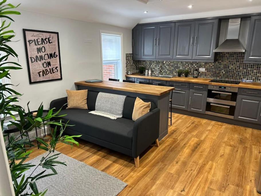 High Wycombe Centre- 2 Bed Flat Apartment Ngoại thất bức ảnh